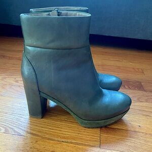 Elegant ECCO Women's Ankle Boots
